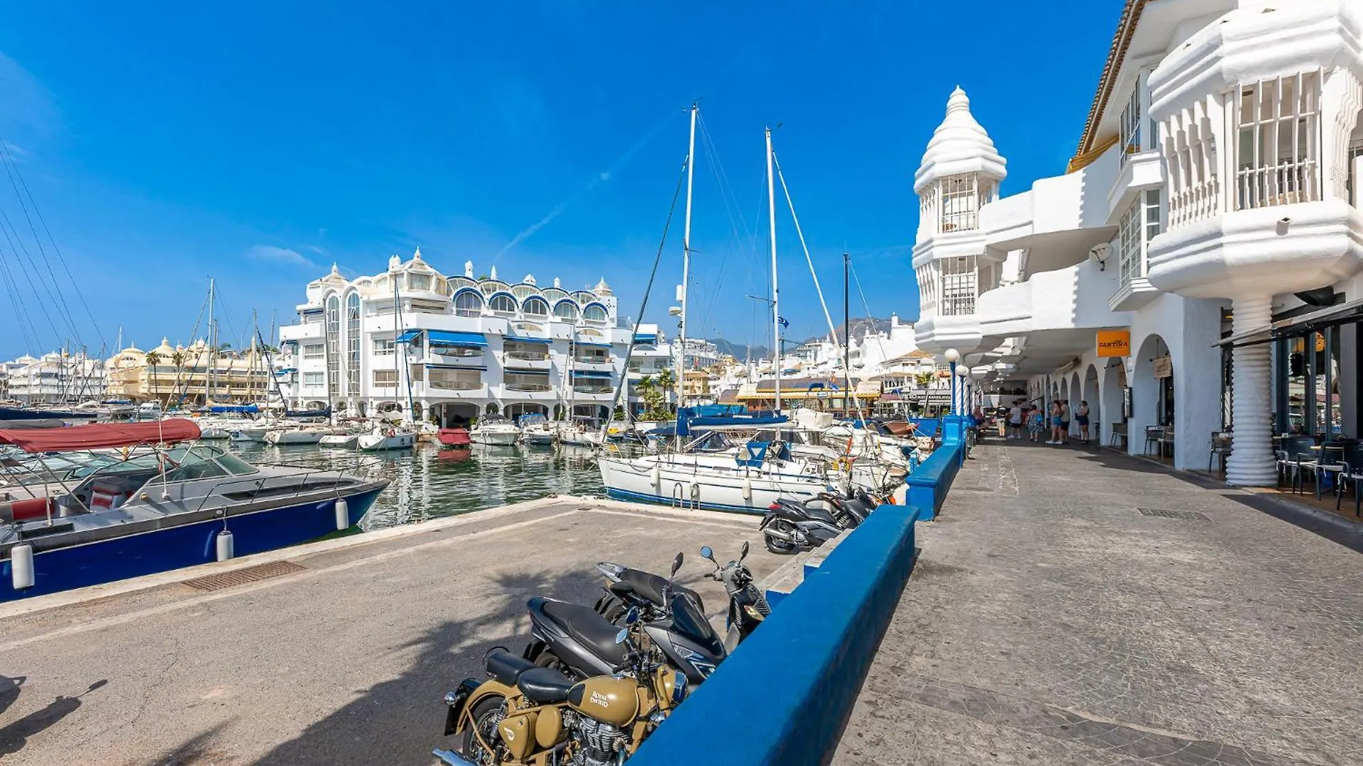 Holiday Rental Apartment Located In Puerto Marina With Sea Views, First Line Of Beach. Benalmádena