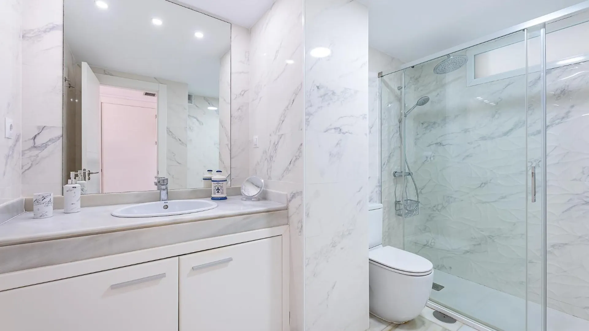 Holiday Rental Apartment Located In Puerto Marina With Sea Views, First Line Of Beach. Benalmádena