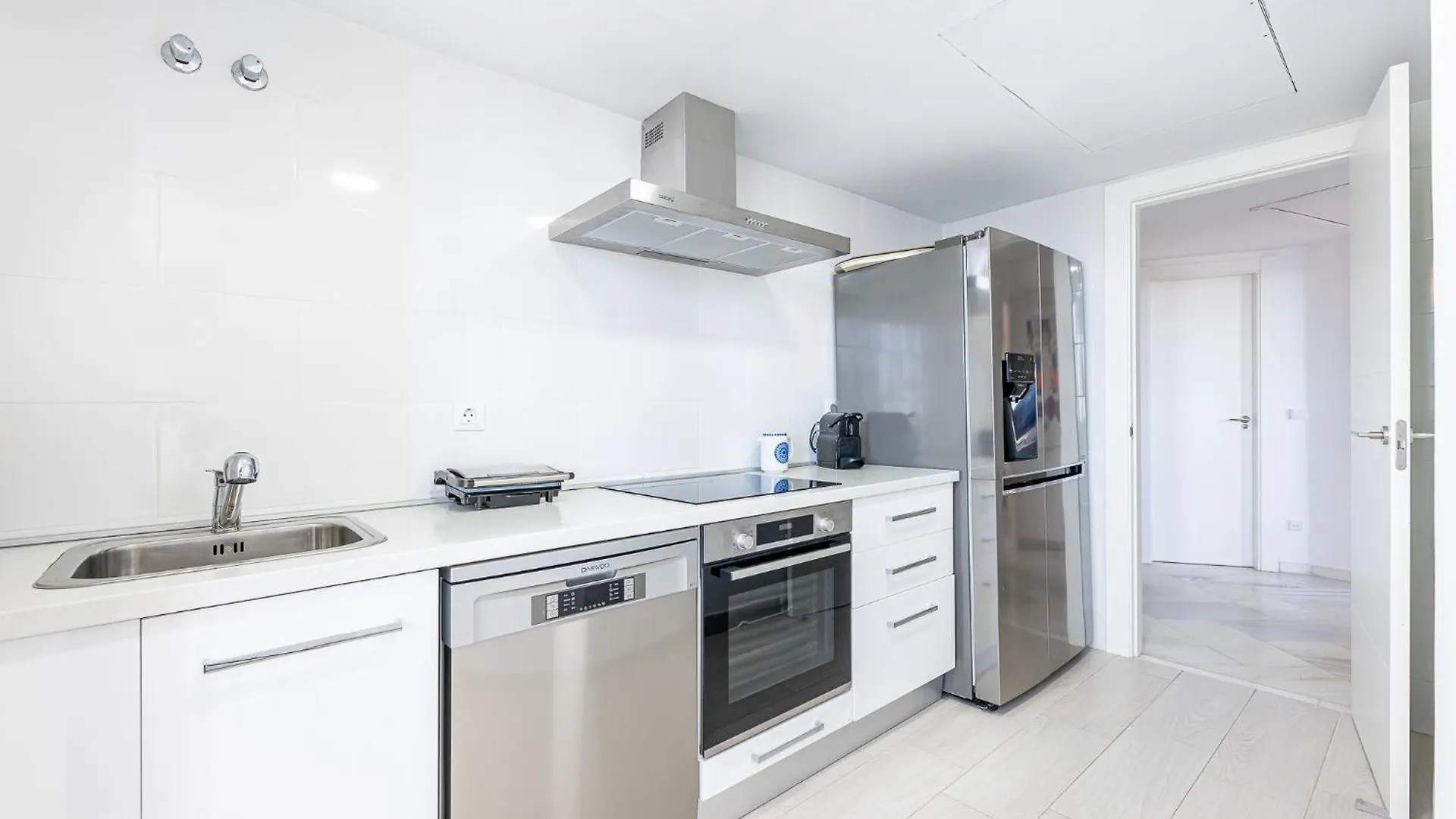 Holiday Rental Apartment Located In Puerto Marina With Sea Views, First Line Of Beach. Benalmádena