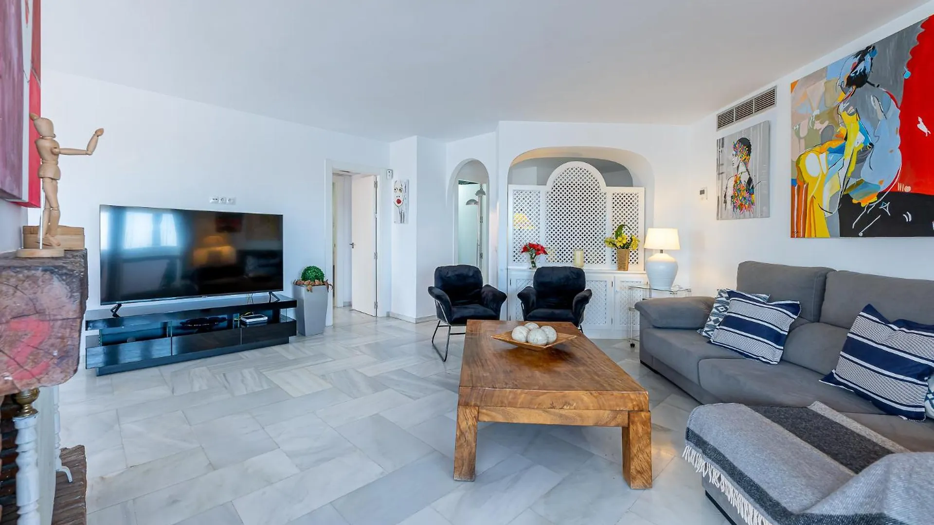 Holiday Rental Apartment Located In Puerto Marina With Sea Views, First Line Of Beach. Benalmádena Španělsko